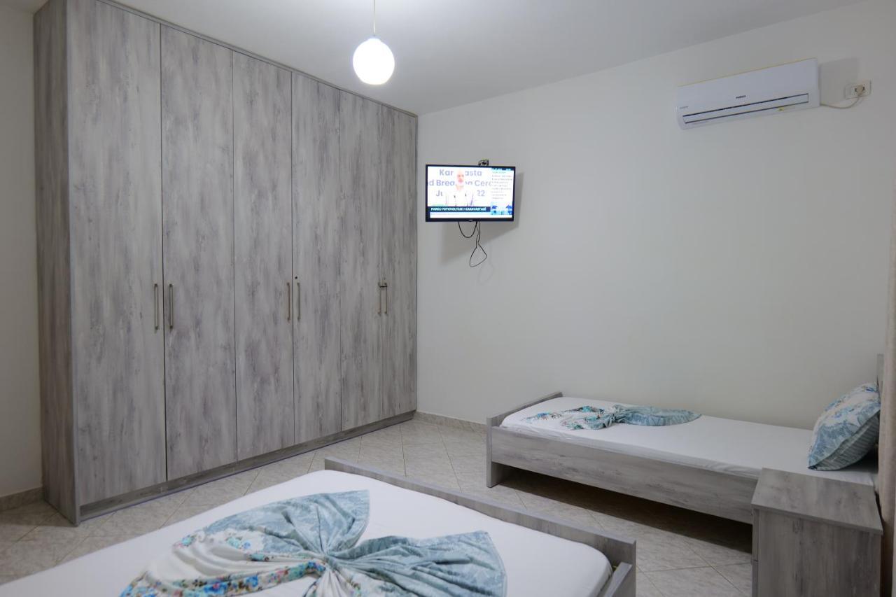 Vila Panorama Piqeras Bed & Breakfast Ngoại thất bức ảnh