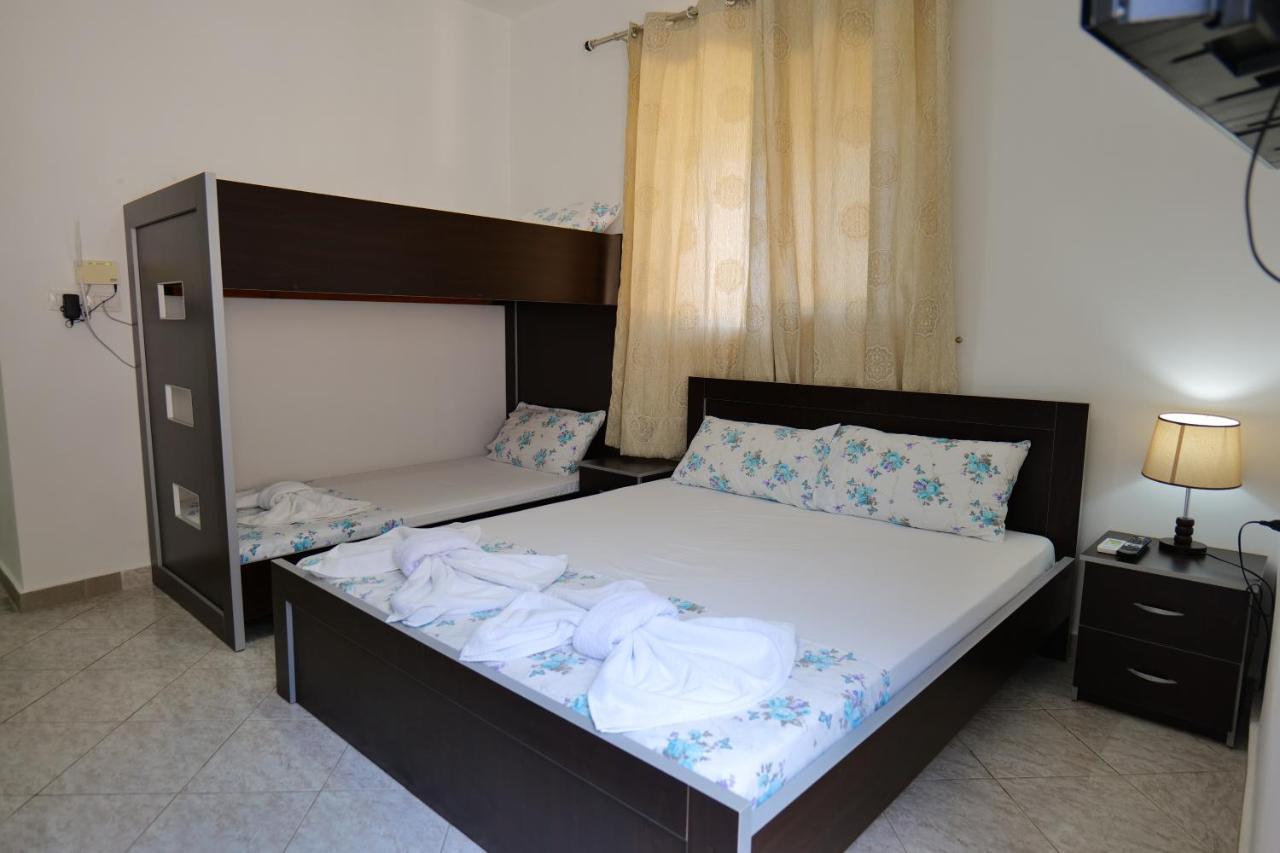 Vila Panorama Piqeras Bed & Breakfast Ngoại thất bức ảnh