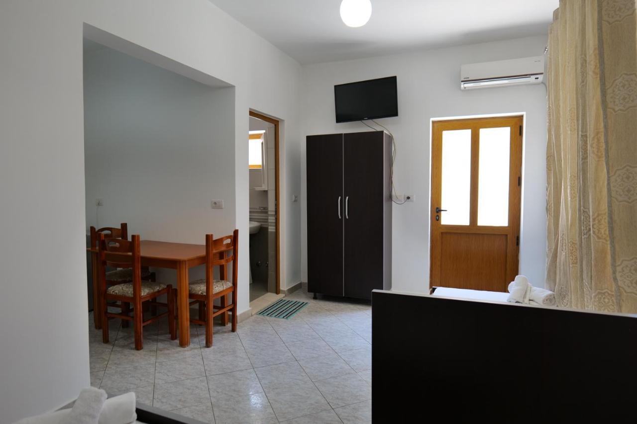 Vila Panorama Piqeras Bed & Breakfast Ngoại thất bức ảnh